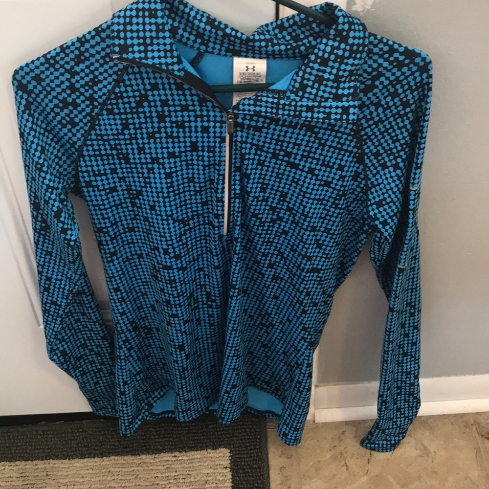 Under Armour light weigh pull over